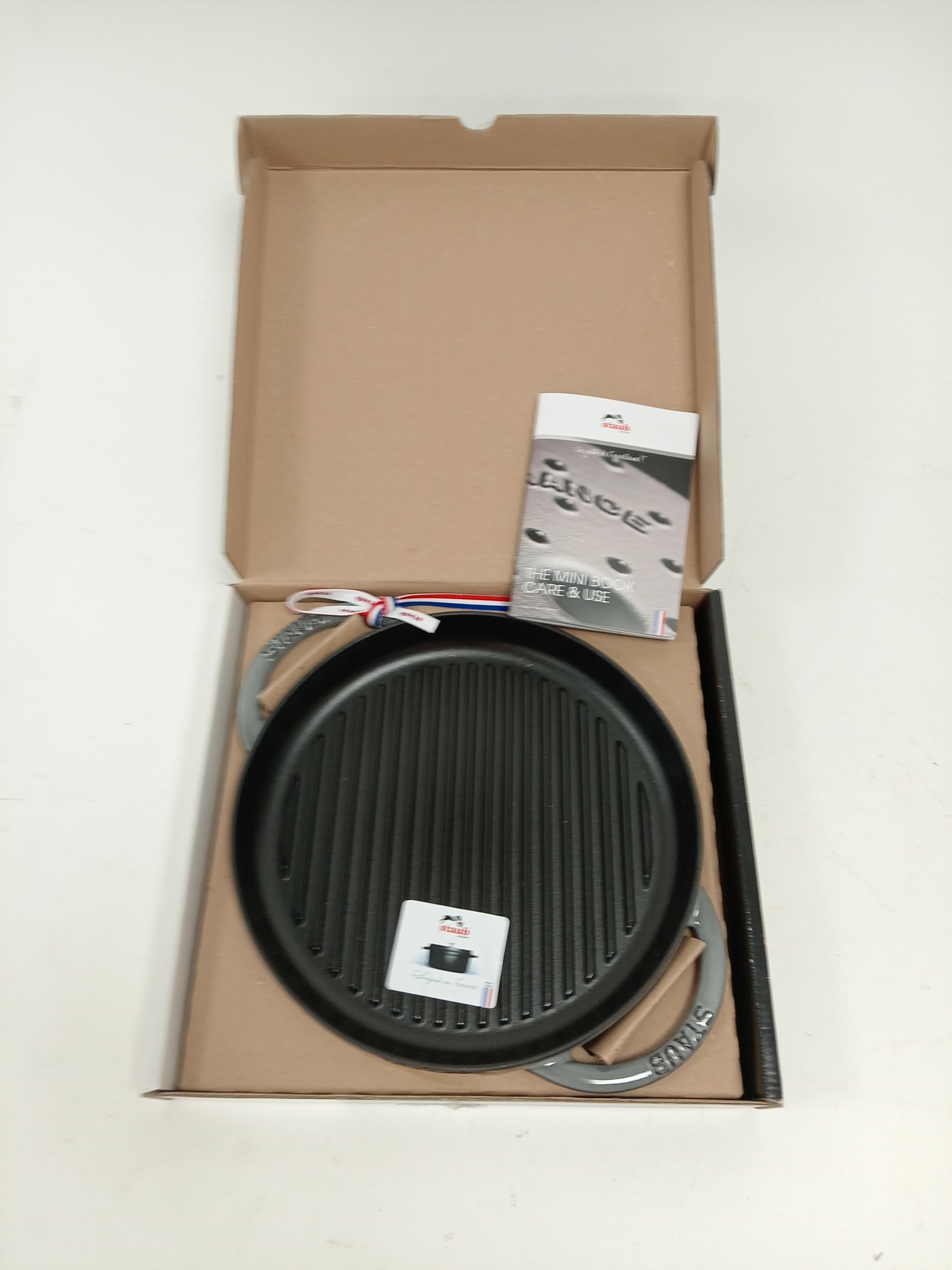 Staub 40509-522 Pure Grill Round, Gray, 10.2 inches (26 cm) Grill Pan grey - Picture 3 of 7